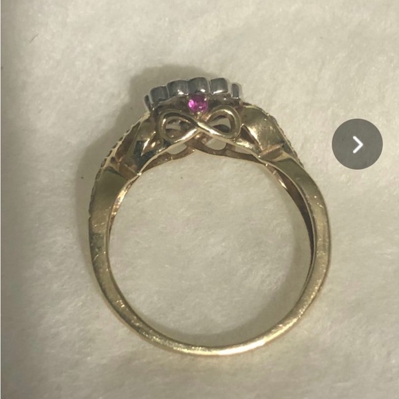 10K2 Fashion Diamond Ring 3/8 TDW Flower shaped. Size 5 - Picture 4 of 11